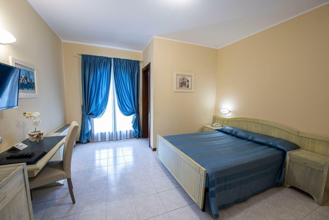 אוסימו Hotel Cristoforo Colombo מראה חיצוני תמונה