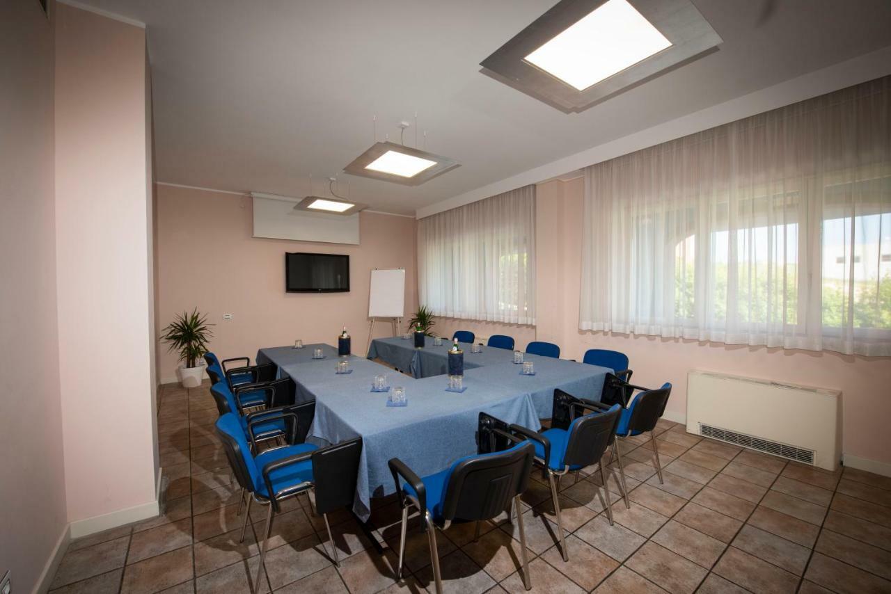 אוסימו Hotel Cristoforo Colombo מראה חיצוני תמונה